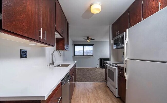Foto del edificio - 2929 Waverly Dr