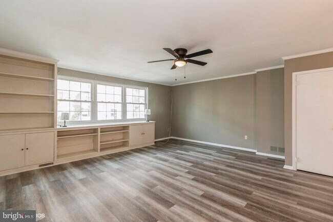 Building Photo - 6738 Emlen St