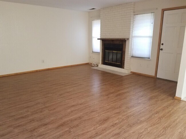 Building Photo - 1463 E Millard Way
