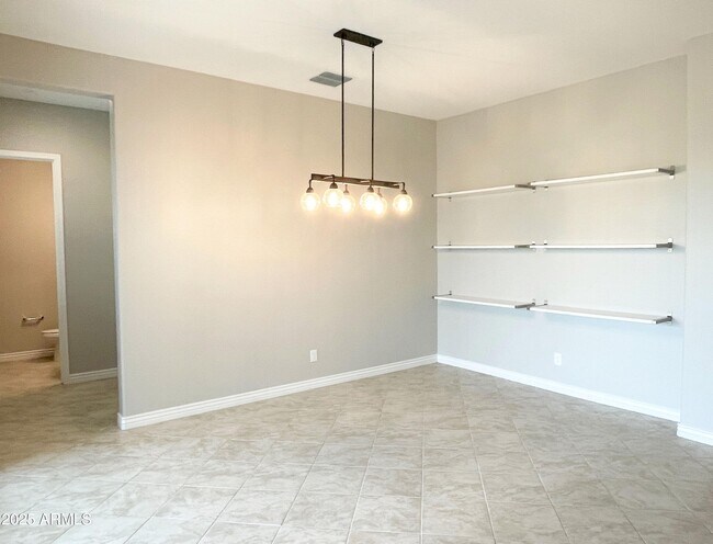 Foto del edificio - 21046 E Mayberry Rd