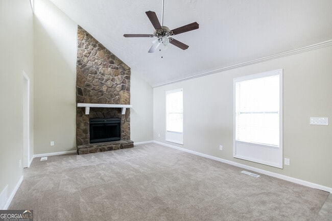 Foto del edificio - 2459 Chauncey Ln