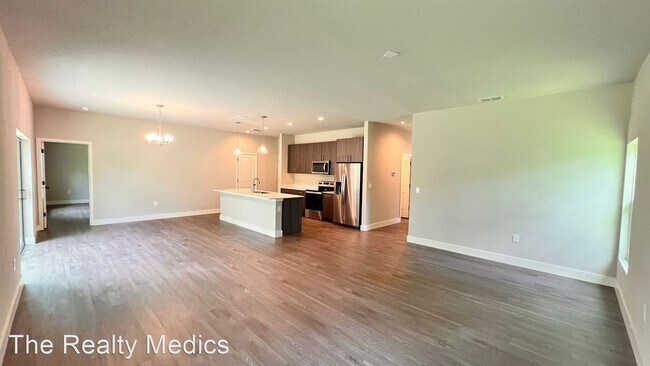 Building Photo - 4 br, 2 bath House - 150 Hillsborough Ave NW