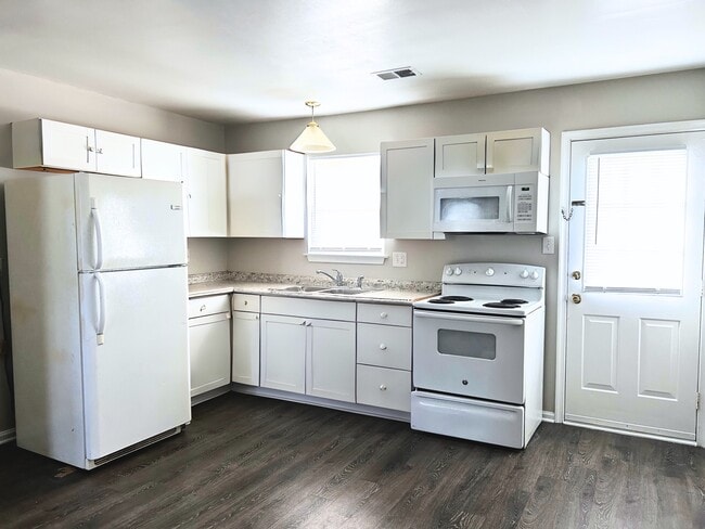 Building Photo - 1061 Filbert St