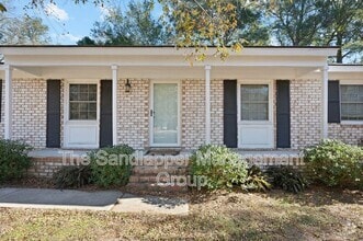 Building Photo - 628 Highwood Cir