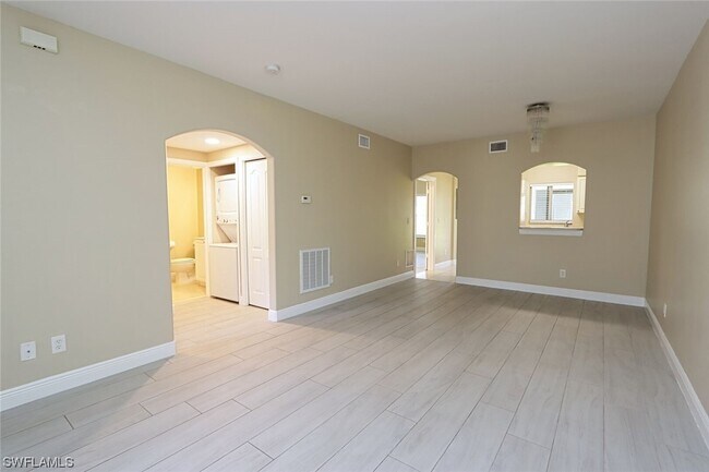 Building Photo - 4167 Castilla Circle