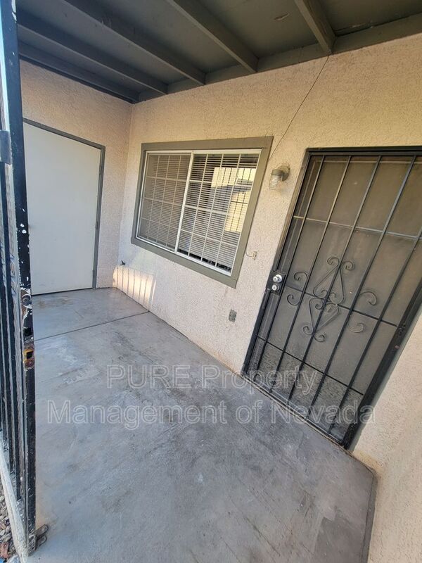 Building Photo - 3520 Rio Robles Dr