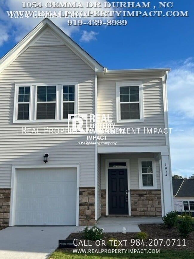 Building Photo - Convenient 3 Bedroom 2.5 Bath Modern End T...