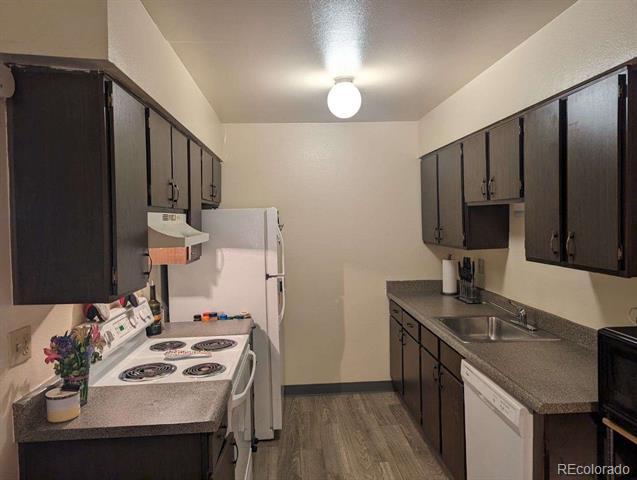 Building Photo - 3121 S Tamarac Dr