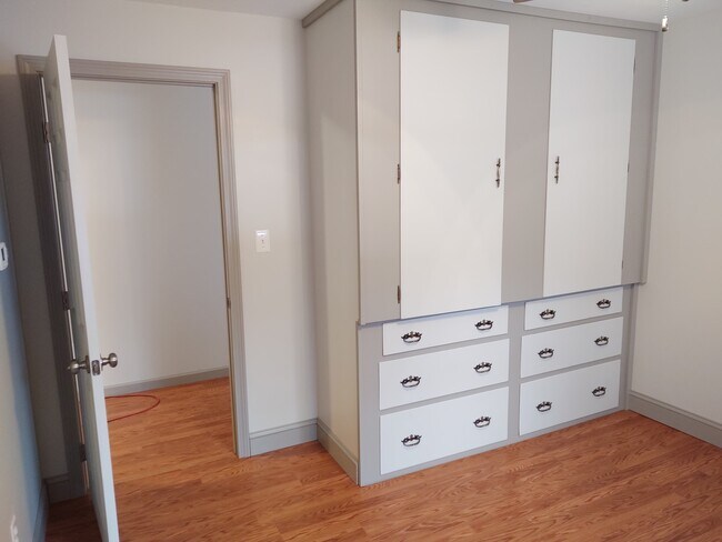 Bedroom - 509 Oxford St