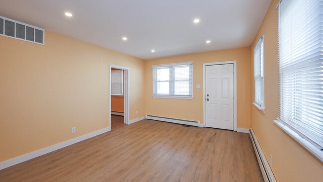 Building Photo - 235 8th St N