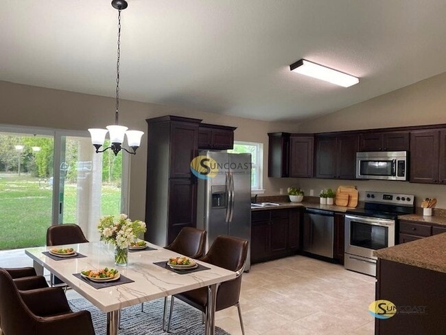 Building Photo - 76 Pine Radial