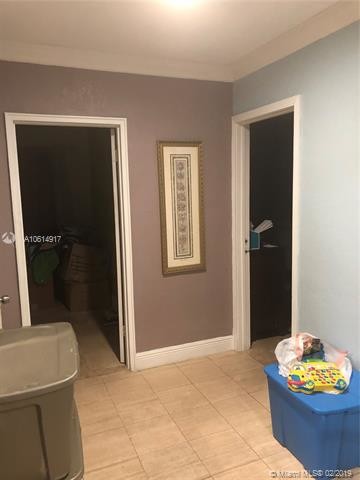 Foto del edificio - 525 NW 116th Terrace