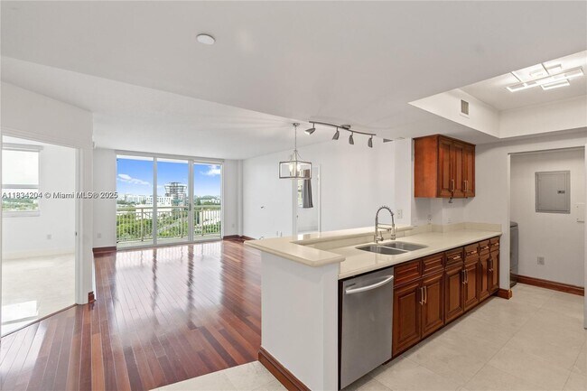 Building Photo - 19501 W Country Club Dr