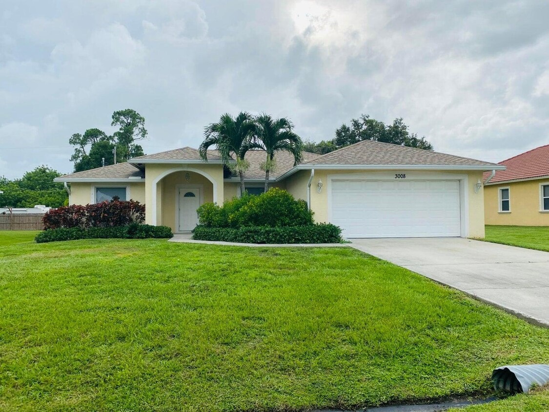 3008 SW Circle St, Port Saint Lucie, FL 34953 House Rental in Port