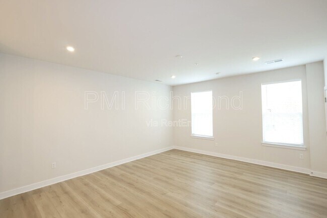 Foto del edificio - 2854 Calgary Ln