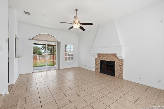 Building Photo - 10203 Raven Field Dr