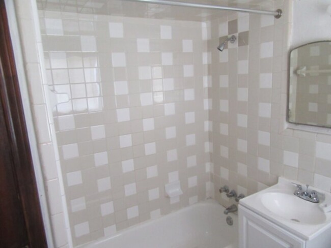 Foto del edificio - ******1 BEDROOM DUPLEX IN DALLAS****