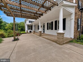Building Photo - 34 Fretz Rd