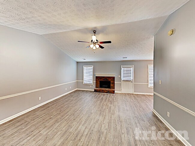 Building Photo - 105 Dailey's Plantation Dr