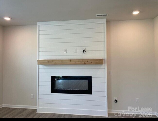 Foto del edificio - 3062 Weddington Pointe Dr