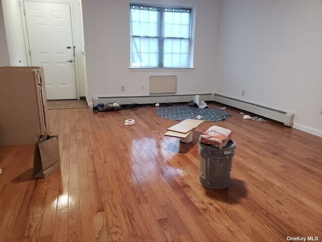 Foto del edificio - 643 Blake Ave