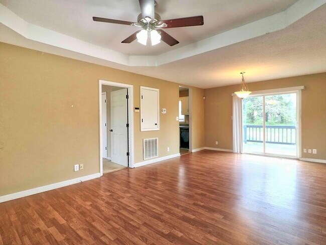 Building Photo - 613 Joshua Dr