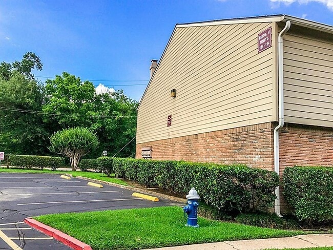 Building Photo - 5005 Georgi Ln