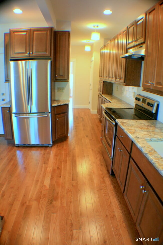 Building Photo - 67 Warren St