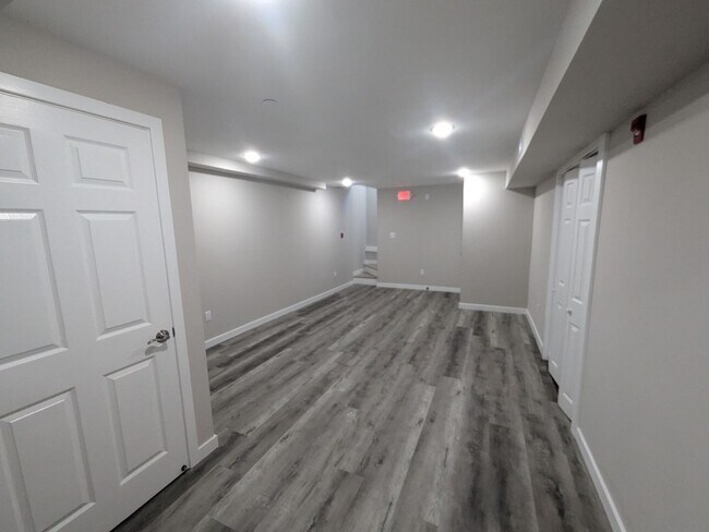 Foto del edificio - 4995 W Thompson St