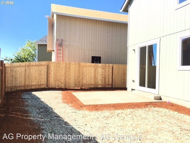 Building Photo - 3 br, 2.5 bath House - 1838 Allea Drive