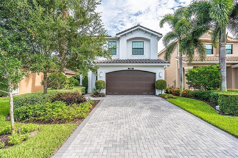 Foto principal - 7882 Sunstone St