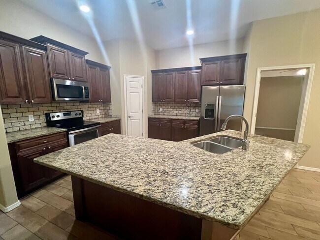 Building Photo - Beautiful 3 Bedroom House in Southfield He...