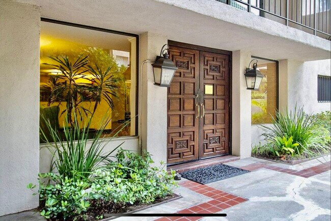 Front Entrance - 330 W California Blvd