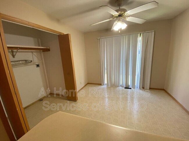 Foto del edificio - 3382 W Montclair St