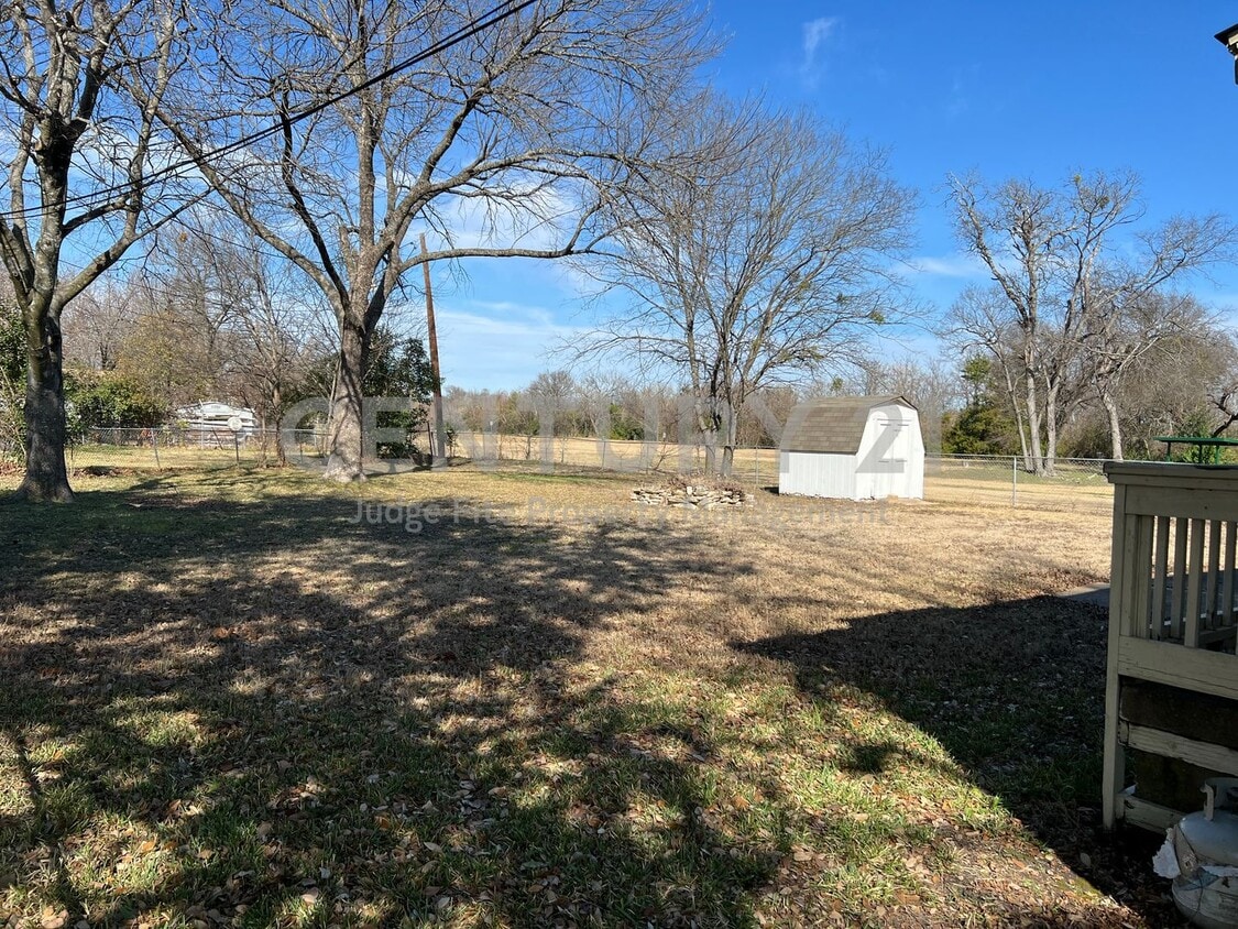 Building Photo - Charming 3/1/1 Bungalow in Waxahachie For Rent!