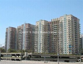 Building Photo - 388 E Ocean Blvd
