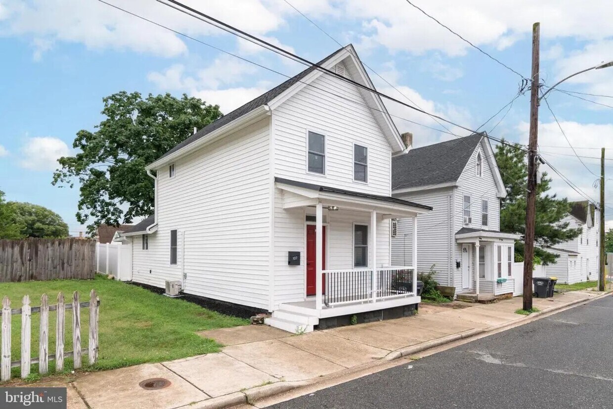 Foto principal - 107 West St