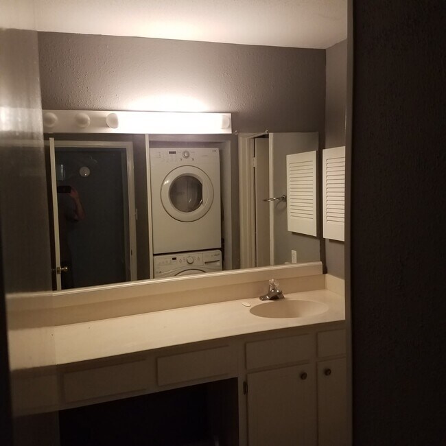 Foto del edificio - 1100 Augusta Dr
