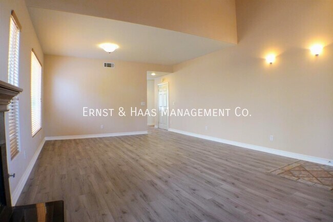 Foto del edificio - 3560 Pine Ave