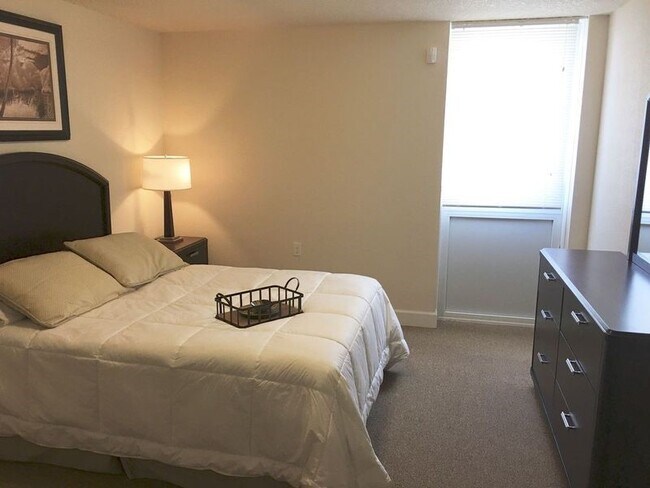 Foto del edificio - 1400 Le Baron Ave