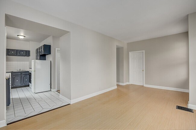 Foto del edificio - 3036 Urwiler Ave