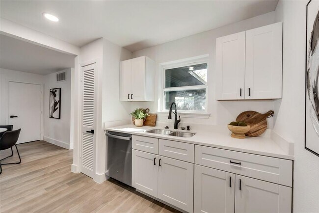 Foto del edificio - 15827 El Estado Dr