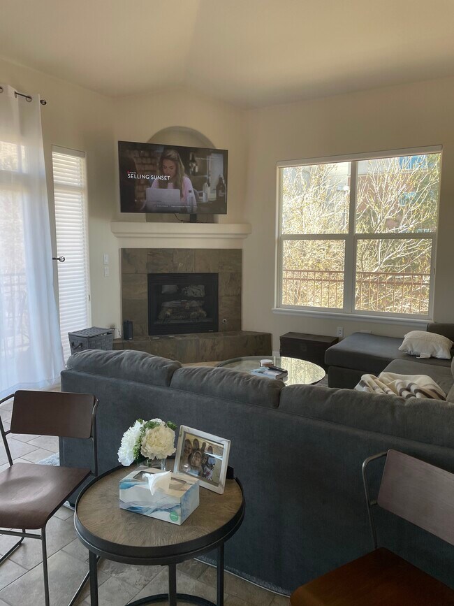 Building Photo - 2100 N Humboldt St