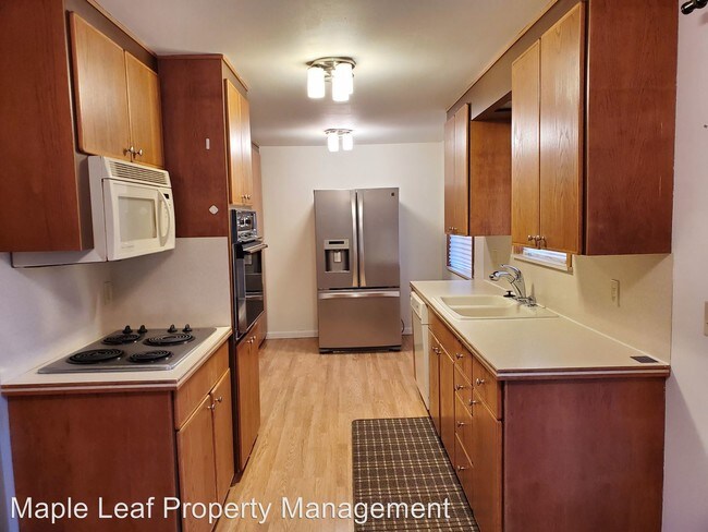 Building Photo - 3 br, 1.5 bath House - 4607 242nd St SW