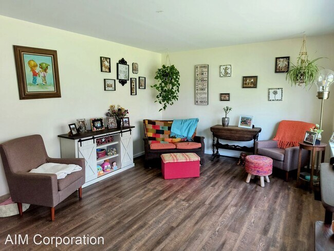 Building Photo - 3 br, 2.5 bath House - 1620 Lake Avenue