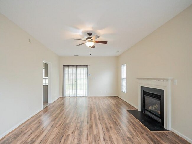 Foto del edificio - 1048 Wyndfall Dr
