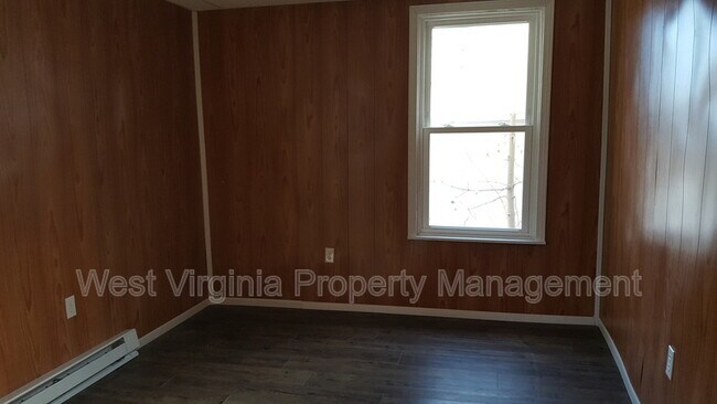 Building Photo - 237 S Heber St