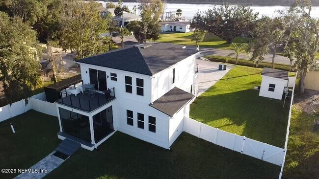 Foto del edificio - 5395 Heckscher Dr