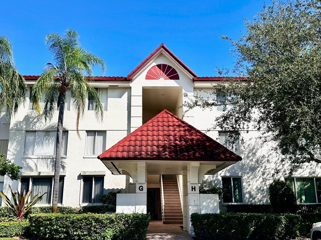 Foto del edificio - 107 Half Moon Cir