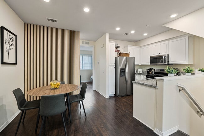 Foto del edificio - 7221 Cedar Rd